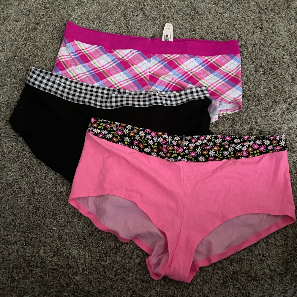 New lot of 3 Victoria’s Secret panties underwear size large